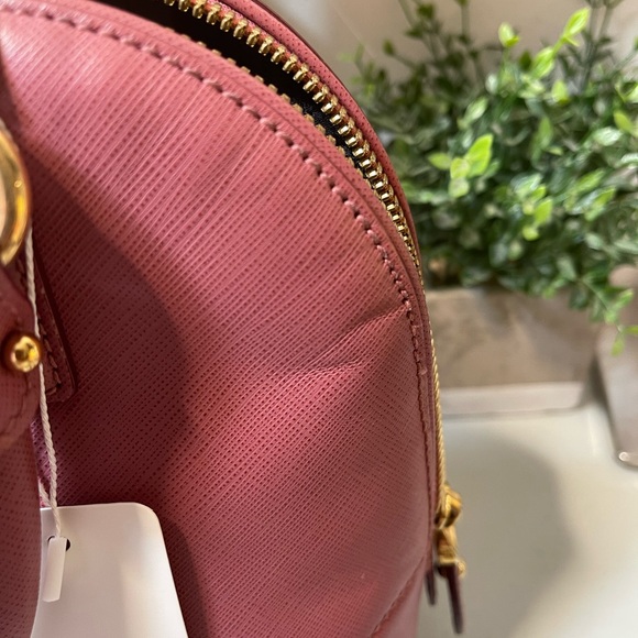 ❤️Salvatore Ferragamo BB Alma two way❤️ - Picture 6 of 16